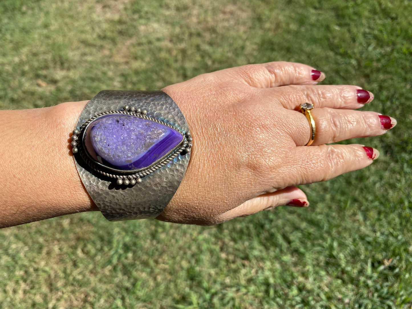 Adjustable Large Druzy Stone Antique Silver Looks, Wide Band Cuff, Hammered Cuff, Oxidize Silver Overlay Jewelry, Unique Jewelry