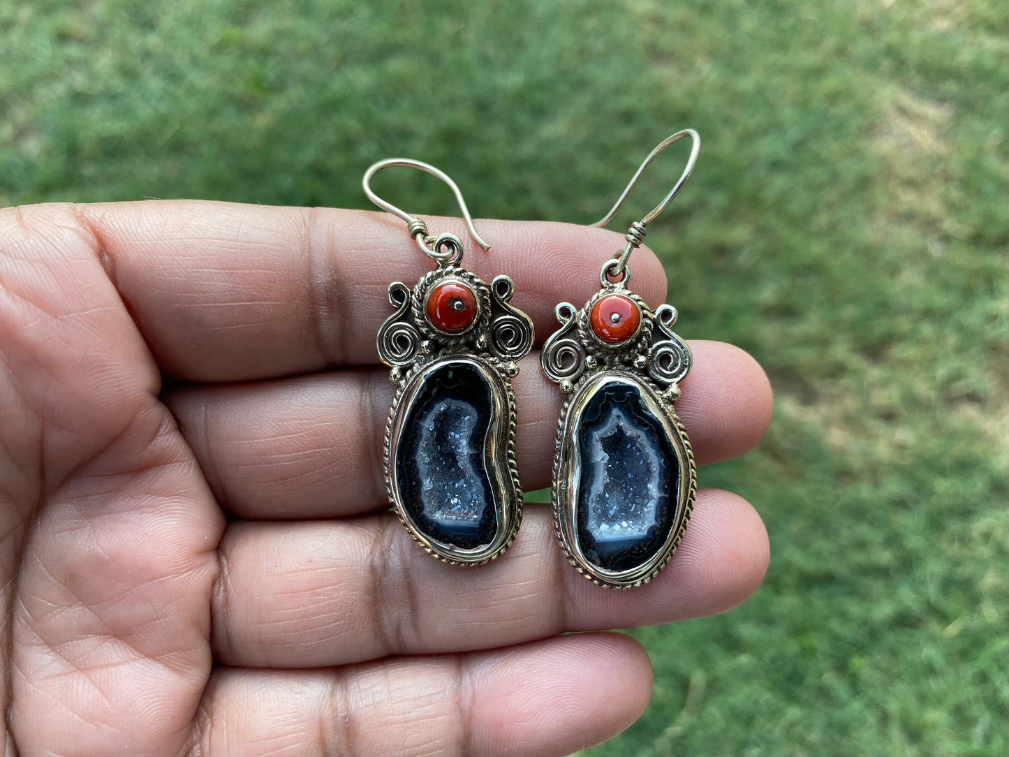 Adorable Druzy Tabasco Geode with Coral Tibetan Silver Earrings, Druzy Geode Jewelry, Dangle Earring, Crystals Earrings, Natural Geode