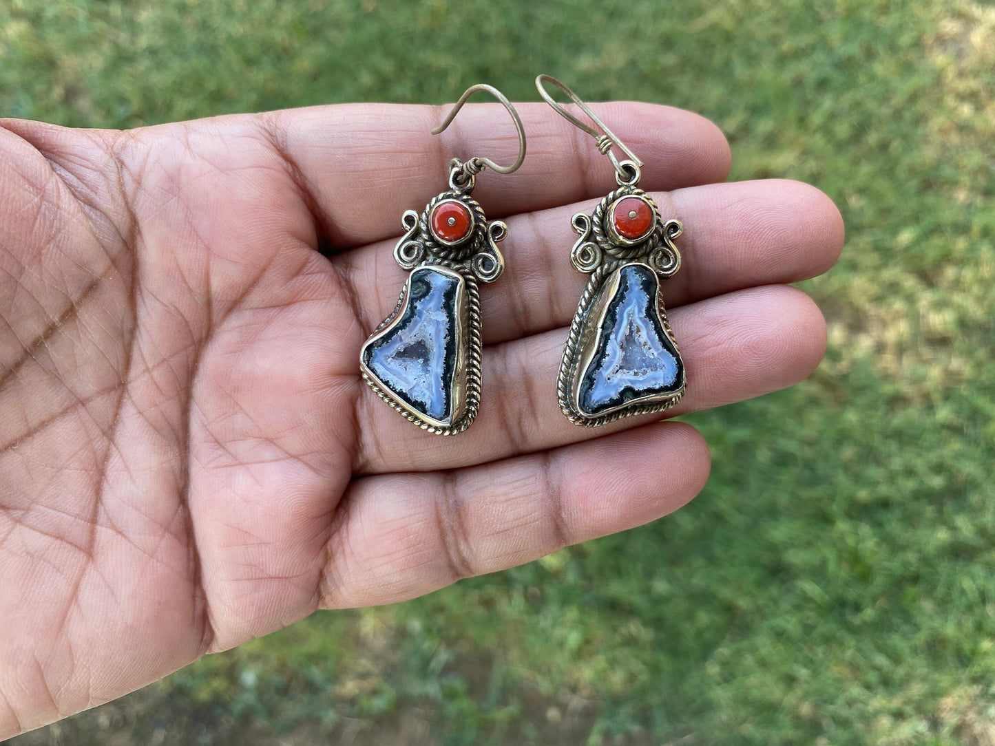 Adorable Druzy Tabasco Geode with Coral Tibetan Silver Earrings, Druzy Geode Jewelry, Dangle Earring, Crystals Earrings, Natural Geode