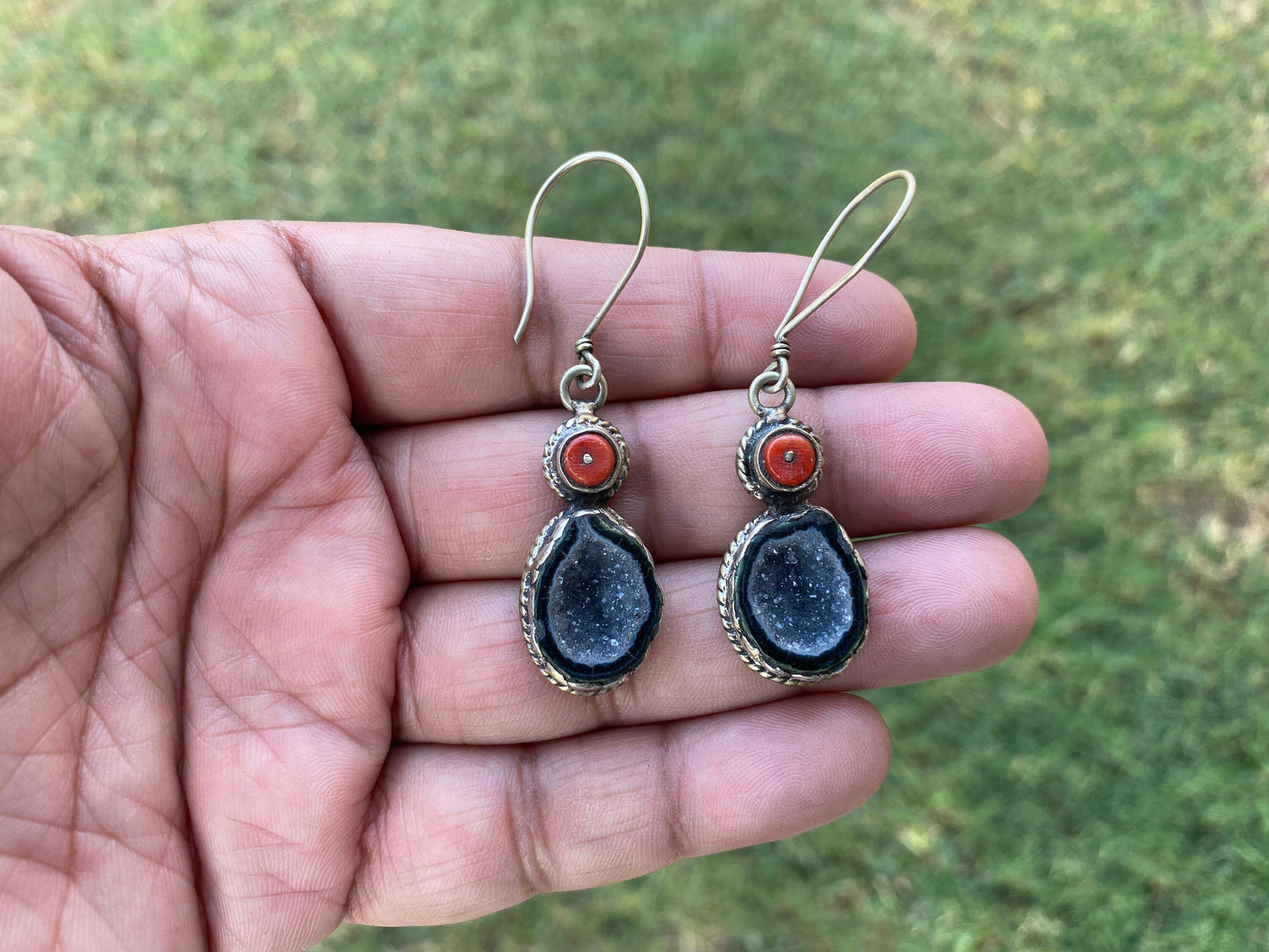 Adorable Druzy Tabasco Geode with Coral Tibetan Silver Earrings, Druzy Geode Jewelry, Dangle Earring, Crystals Earrings, Natural Geode