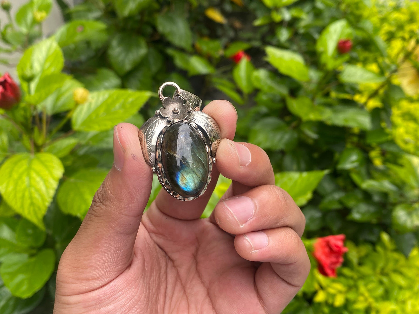 Aesthetic Labradorite Drop Pendant, Drop Pendant for Daily wear, Labradorite Pendant for Emotional Balance, Chakra Alignment, Gift ideas.