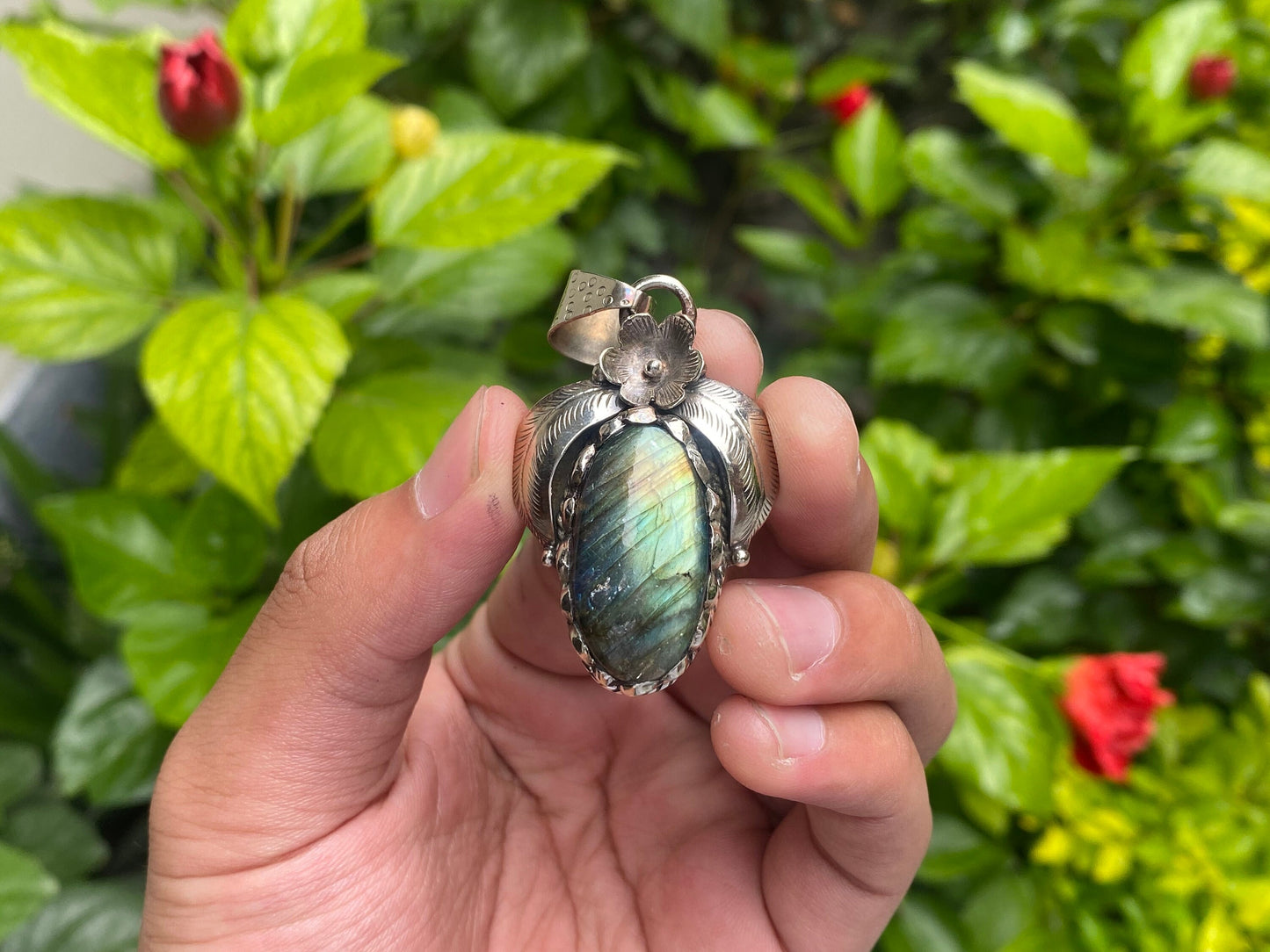 Aesthetic Labradorite Drop Pendant, Drop Pendant for Daily wear, Labradorite Pendant for Emotional Balance, Chakra Alignment, Gift ideas.