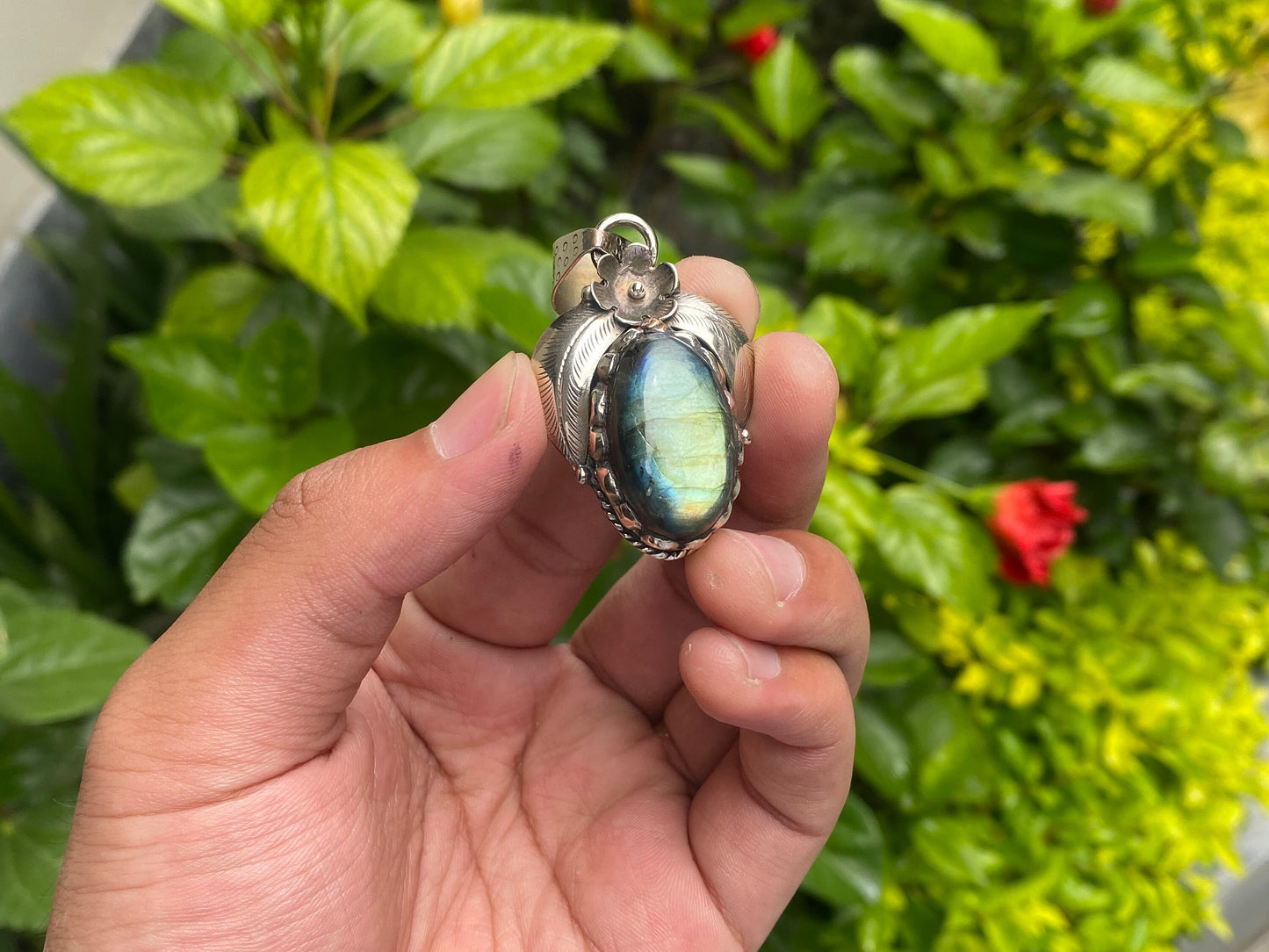 Aesthetic Labradorite Drop Pendant, Drop Pendant for Daily wear, Labradorite Pendant for Emotional Balance, Chakra Alignment, Gift ideas.