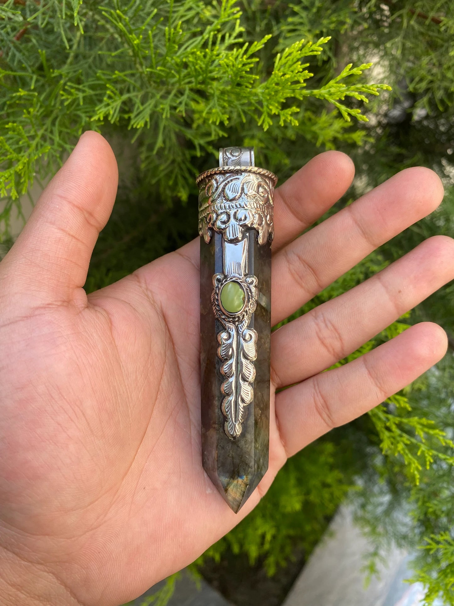 Artisan-Crafted Labradorite Tibetan Silver Pendant, Ethereal Gemstone Charm, Handmade Labradorite Tibetan Silver Necklace.
