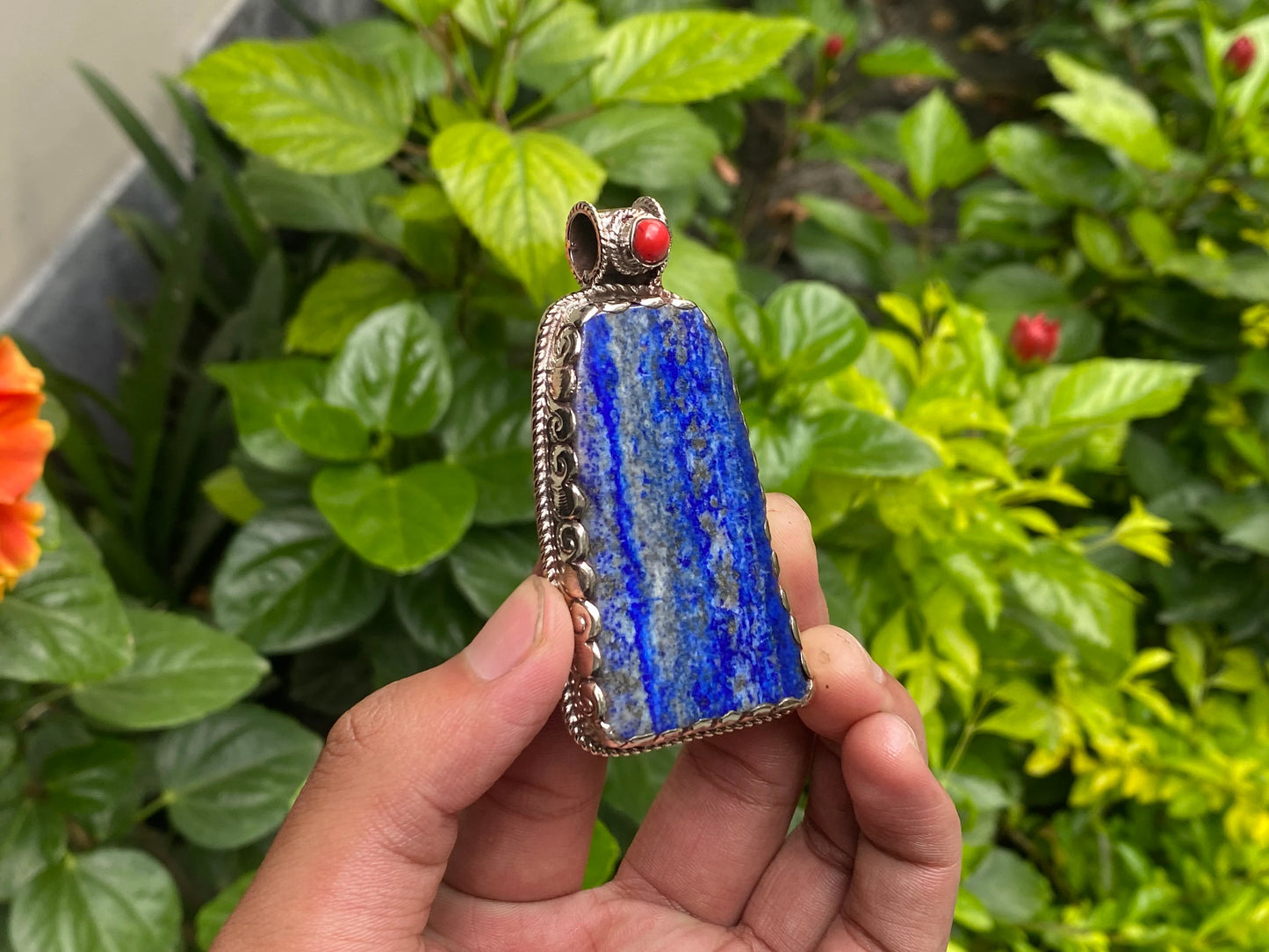 Big Handcrafted Raw Lapis Pendant with Red Coral & Tibetan Silver - Unisex Floral Design, Unique gift ideas, Boho charm, Collectible jewels.