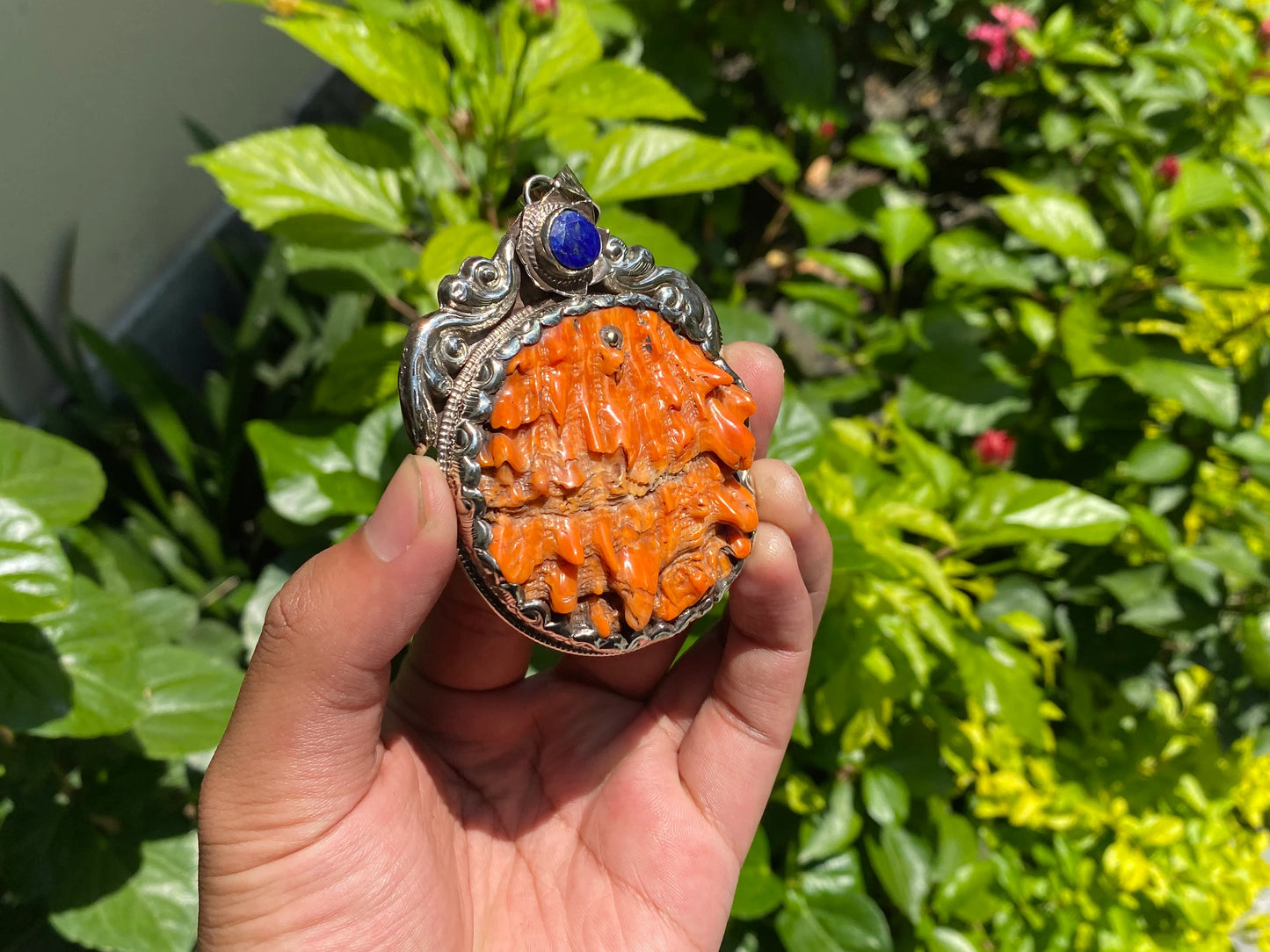 Big handmade Natural Spiny Orange Oyster Pendant for Daily wear, Hammered floral design , Tibetan Silver with Raw Lapis, Unique Boho fashion