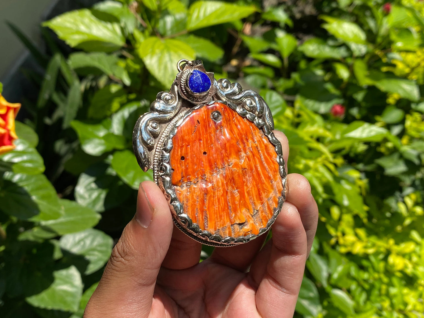 Big handmade Natural Spiny Orange Oyster Pendant for Daily wear, Hammered floral design , Tibetan Silver with Raw Lapis, Unique Boho fashion