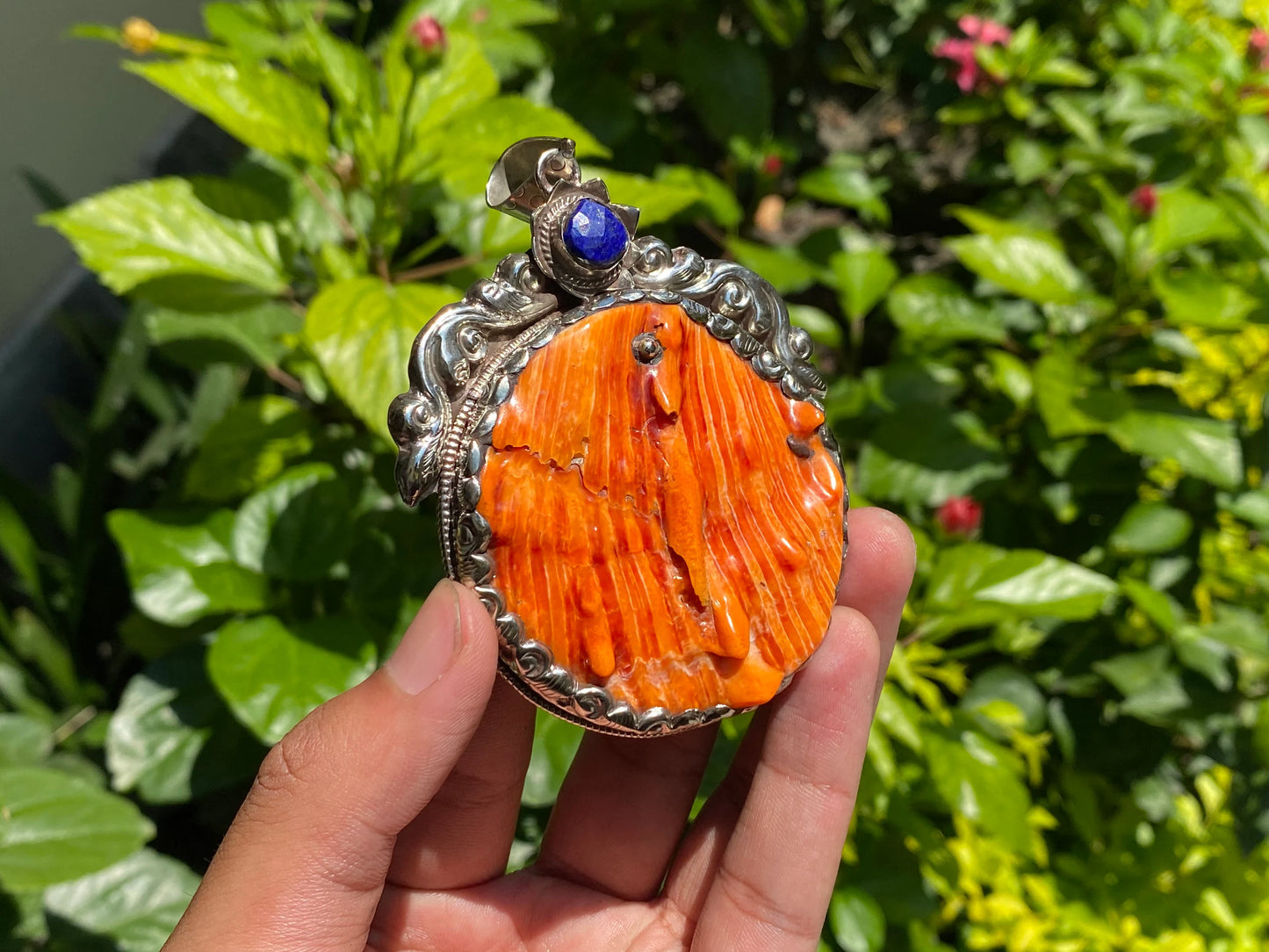 Big handmade Natural Spiny Orange Oyster Pendant for Daily wear, Hammered floral design , Tibetan Silver with Raw Lapis, Unique Boho fashion