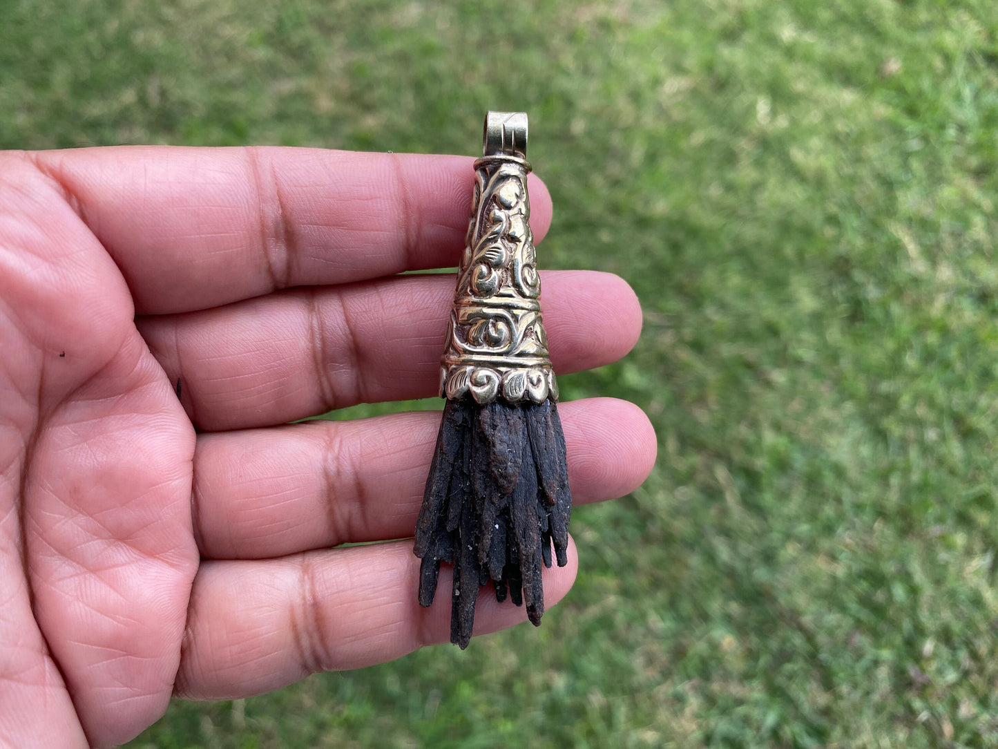 Black Raw Kyanite Tibetan Silver Pendant, Gemstone Healing Pendant, Natural Stone Pendant, Protective Energy Jewelry, Metaphysical Gift