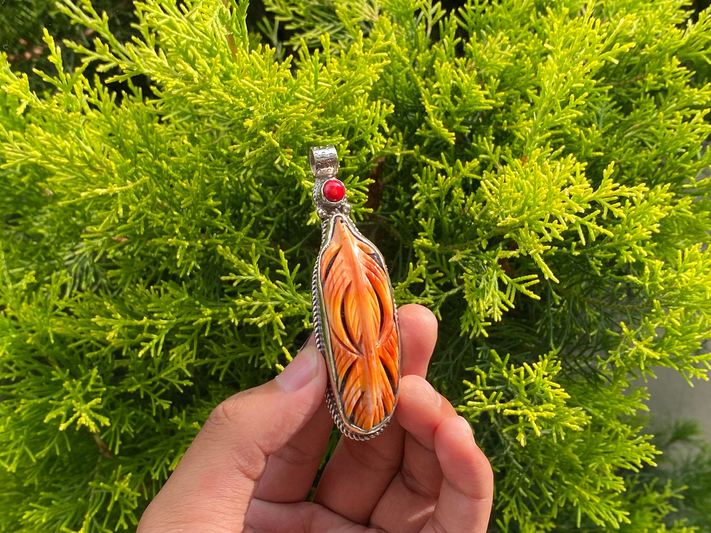 Boho Chic: Handmade Spiny Oyster Pendant with Coral Accents, Hammered Pendant, Pendant for daily wear, gift ideas for him/her, Unisex gift.