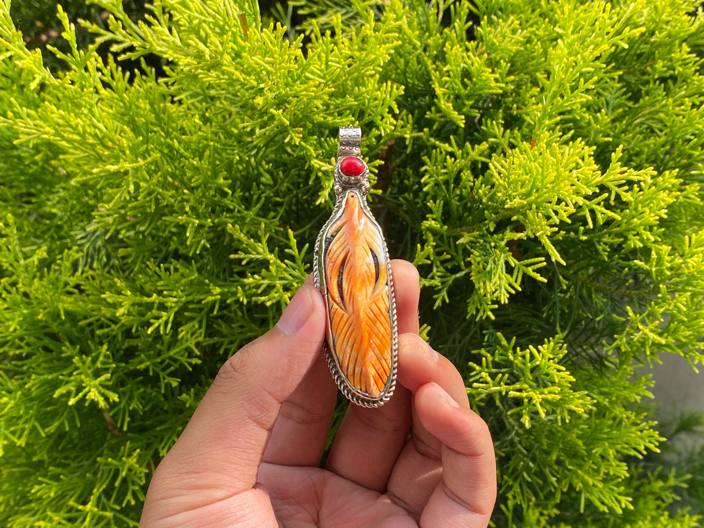 Boho Chic: Handmade Spiny Oyster Pendant with Coral Accents, Hammered Pendant, Pendant for daily wear, gift ideas for him/her, Unisex gift.