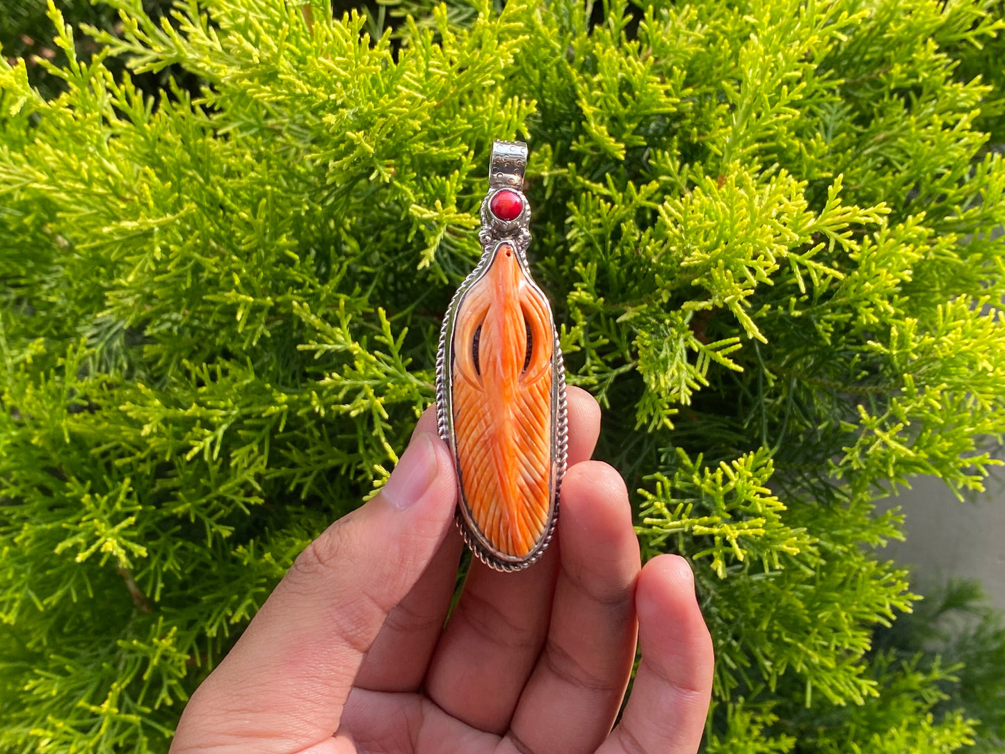 Boho Chic: Handmade Spiny Oyster Pendant with Coral Accents, Hammered Pendant, Pendant for daily wear, gift ideas for him/her, Unisex gift.