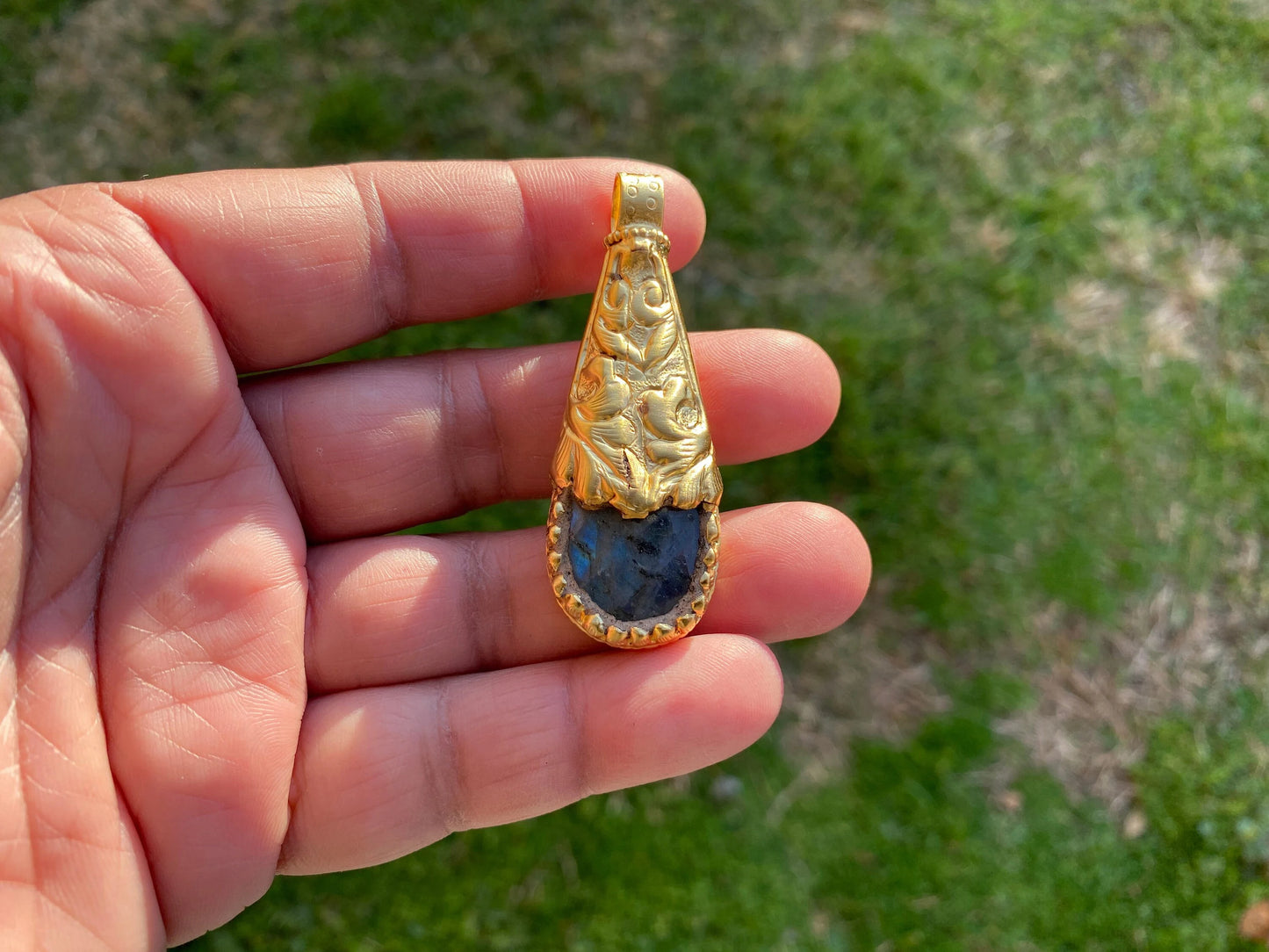 Brushed Gold Overlay Labradorite Gemstone Pendant, Non Tarnish, Natural Stone Pendant for Necklace, Perfect for Simple Chain Necklace