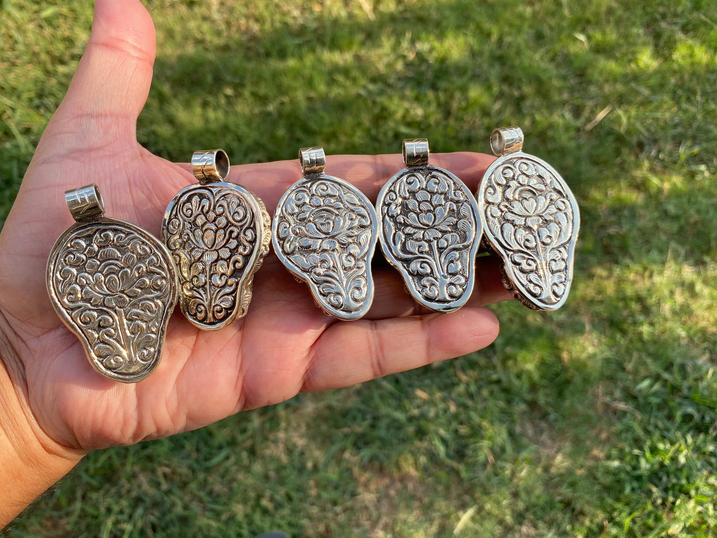 Caved Skull Crystal Pendant, Tibetan Silver, Crystal Pendant, Mystical Jewelry, Spiritual Amulet, Healing Crystal, Gothic, Energy Stone
