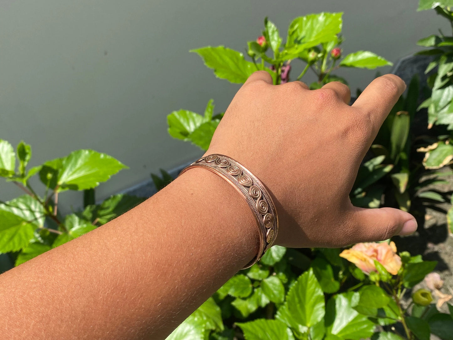Copper Bangles with spiral pattern engraved, Handmade copper bracelet, Hammered Bracelet, Unisex copper bracelet, Gift ideas.