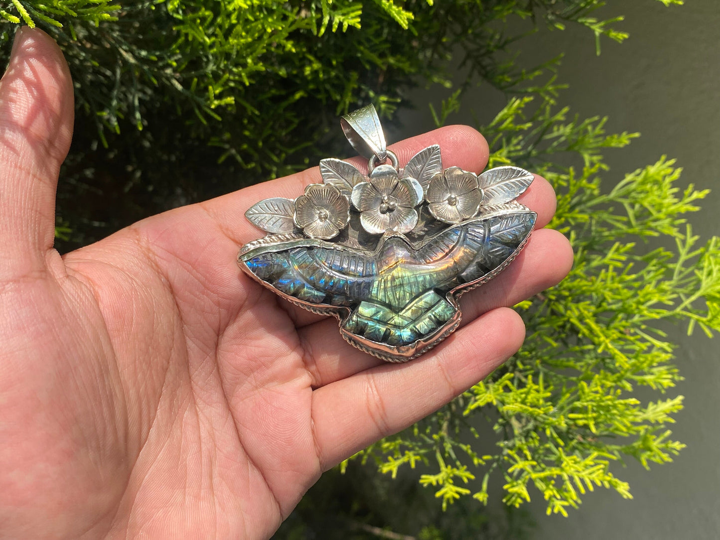Eagle Shaped Natural Labradorite Pendant for Daily wear, Unique Labradorite Pendant, Healing pendant, Tibetan Silver Pendant, Floral design.