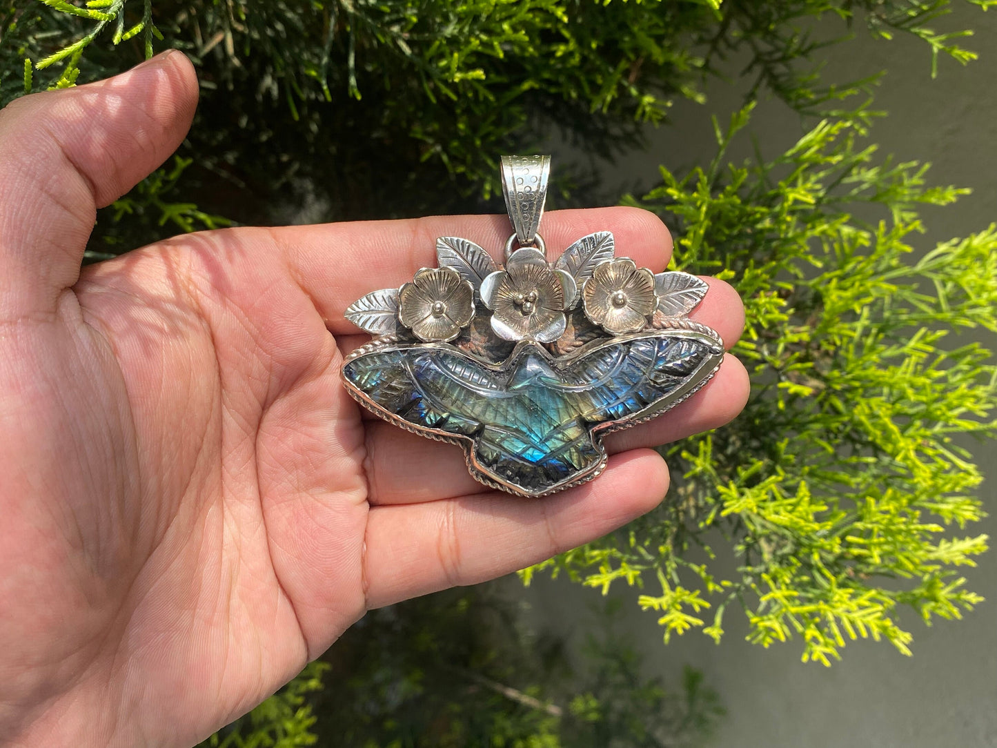 Eagle Shaped Natural Labradorite Pendant for Daily wear, Unique Labradorite Pendant, Healing pendant, Tibetan Silver Pendant, Floral design.