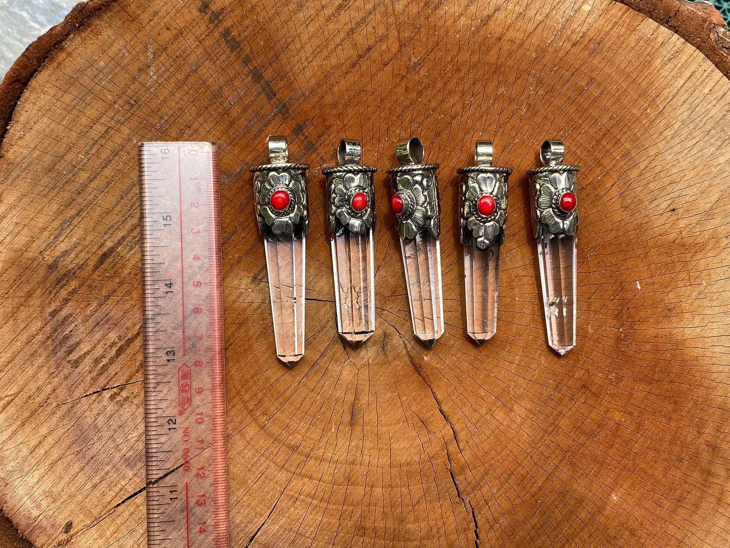 Elegant Healing Pendant with Natural Crystal, Calming pendant, Unisex Pendant, Handmade Pendant, Pendant for daily wear.