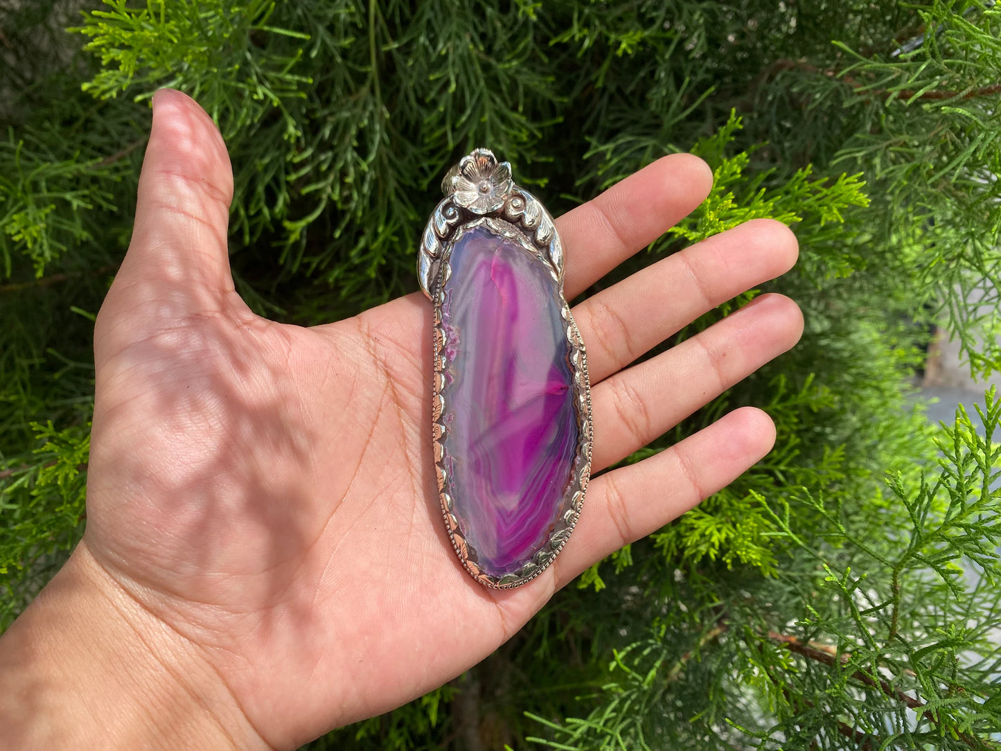 Fashionable Agate Pendant with Tibetan Silver Floral Highlights, Handcrafted Agate Pendant with Tibetan Silver Floral Motifs