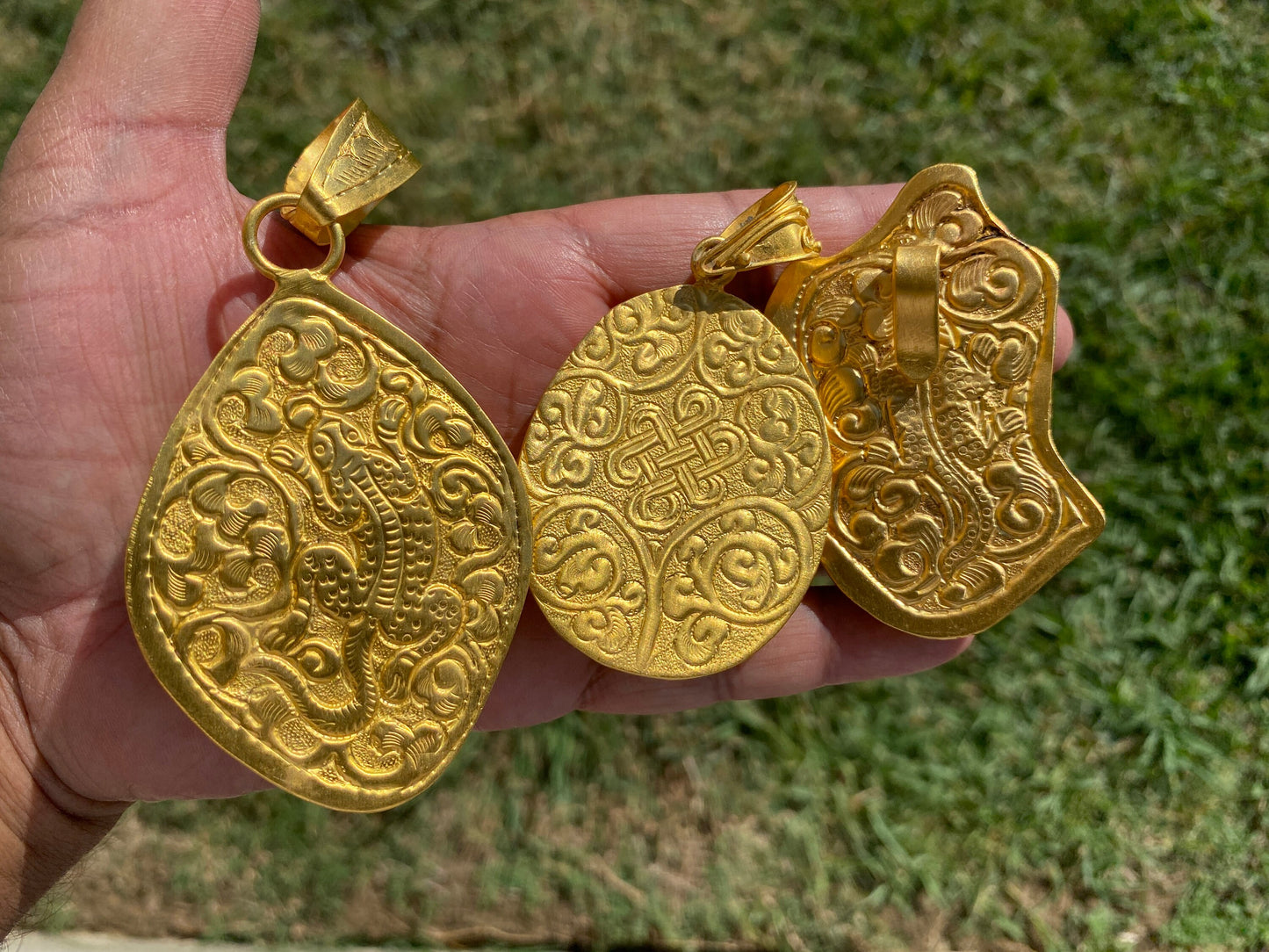 Gold Overlay Druzy Agate Pendant, Natural Stone Elegance, Healing Jewelry, Premium Jewelry, Fashion Statement, Elegant Gifts, Power Stone