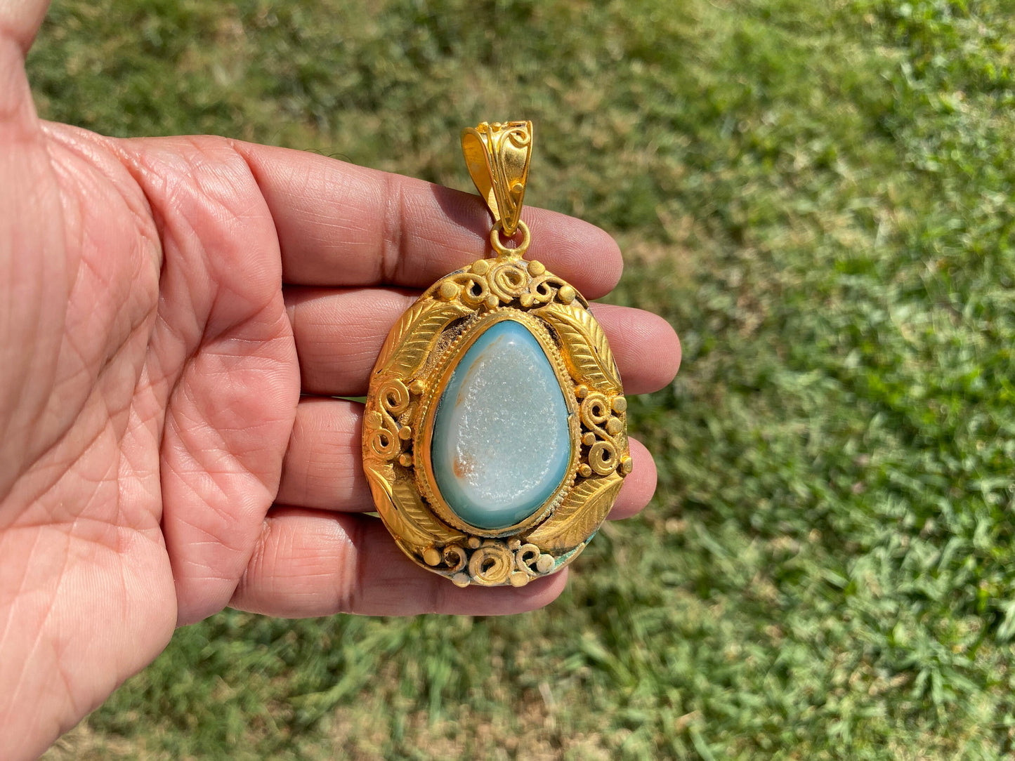 Gold Overlay Druzy Agate Pendant, Natural Stone Elegance, Healing Jewelry, Premium Jewelry, Fashion Statement, Elegant Gifts, Power Stone