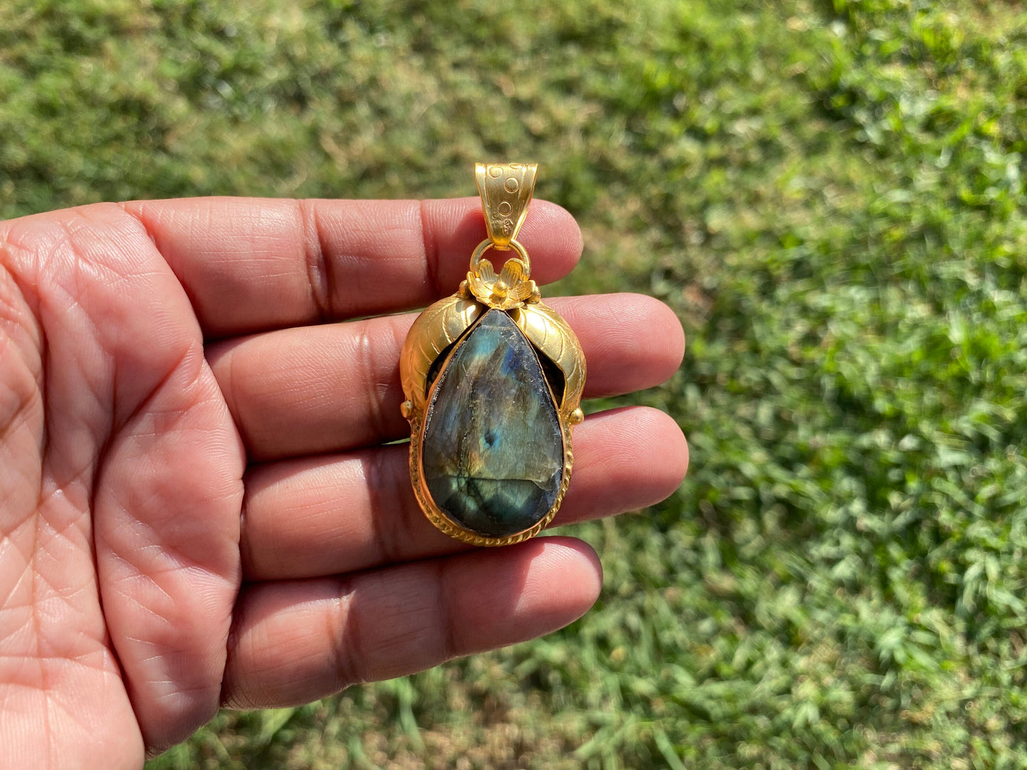 Gold Overlay Labradorite Pendant, Mystical Charm, Elegant Craftsmanship, Nature's Magic Jewelry, Aurora-inspired, Luxurious Design