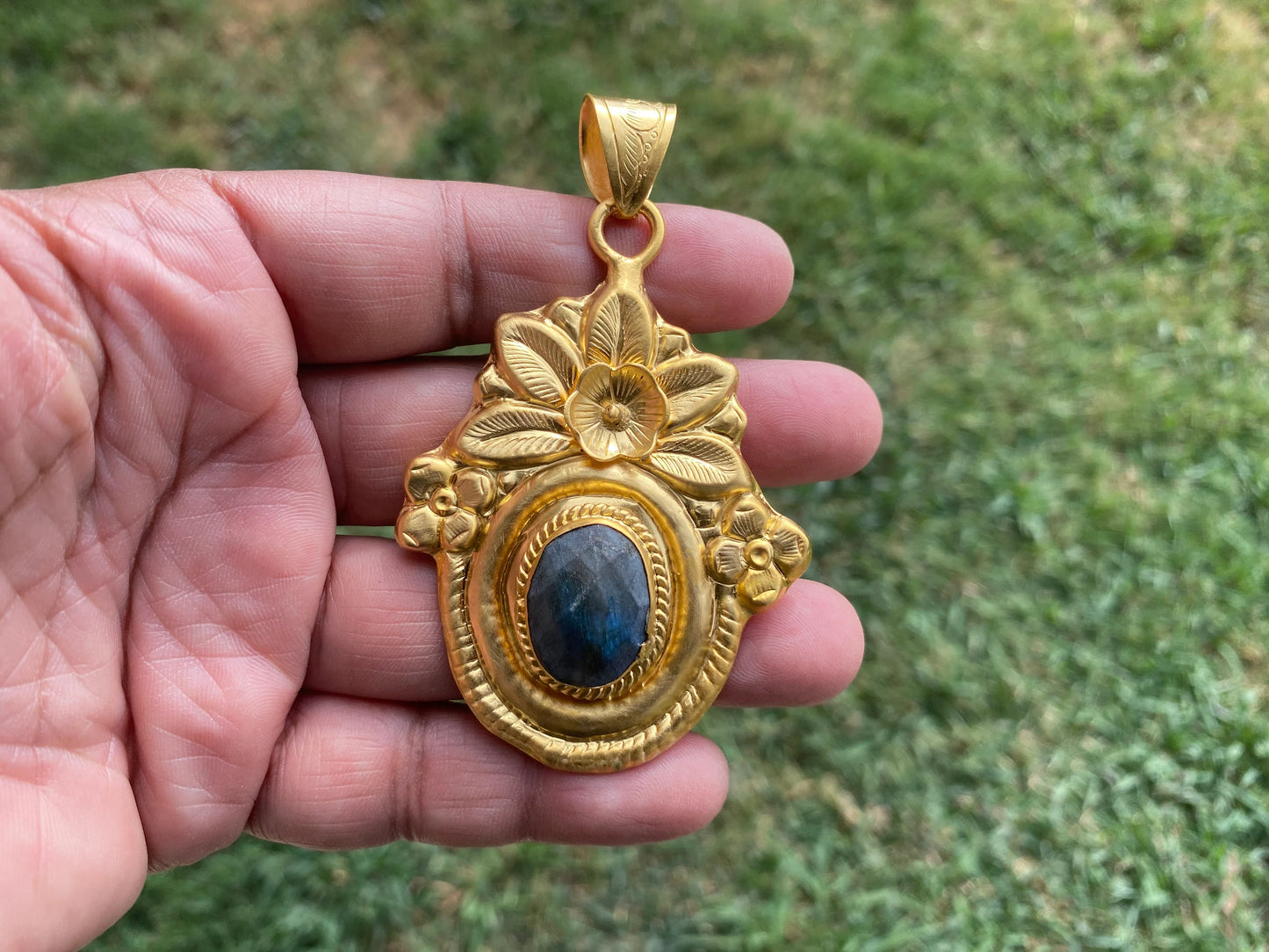 Gold Overlay Natural Labradorite Handcrafted Pendant, Mystical Charm, Elegant Craftsmanship, Nature's Magic Jewelry, Aurora-inspired