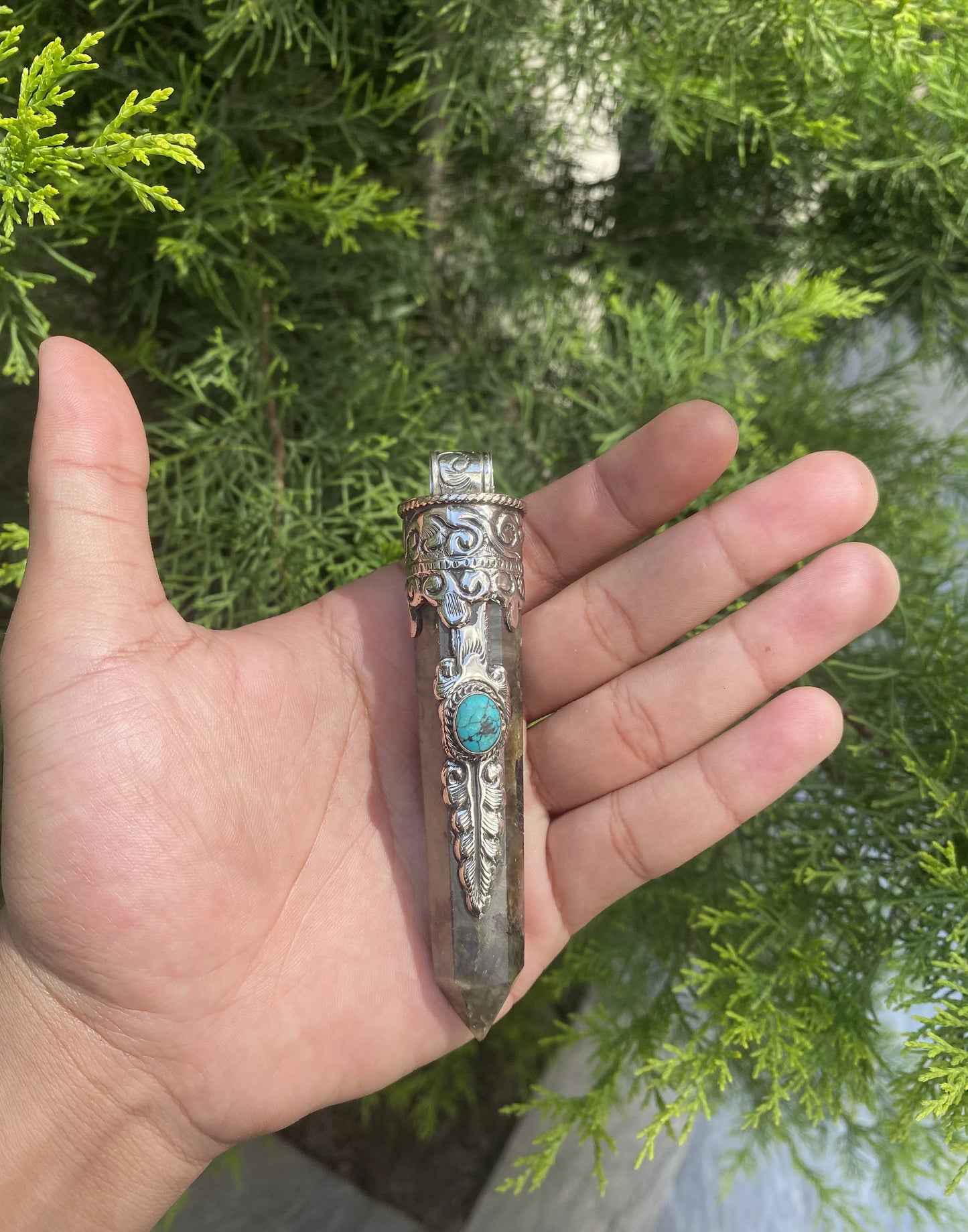 Handcrafted Labradorite Tibetan Silver Pendant, Ethereal Stone Charm, Artisan Labradorite Tibetan Silver Pendant, Natural Gemstone Beauty
