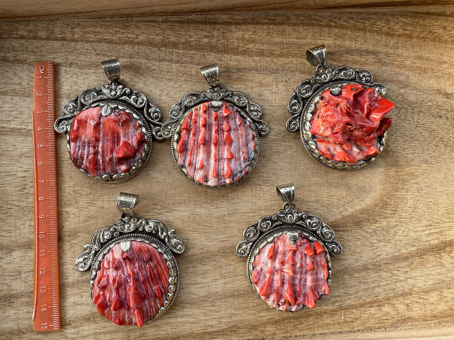 Handcrafted Large Spiny Oyster Tibetan Silver Pendant, A Marine Gem Capturing Sunset Hues and Ocean's Timeless Beauty for Elegant Wear