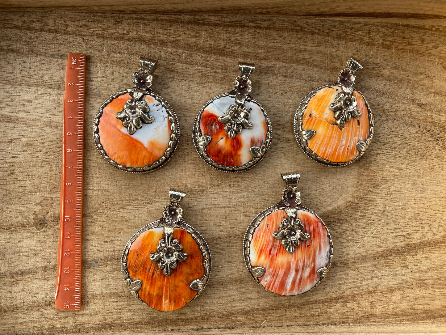 Handcrafted Spiny Oyster Tibetan Silver Pendant, Nature Crafted, Desert Sea Gem, Oceanic Ornament, Ocean Jewels, Ocean Inspired Jewelry