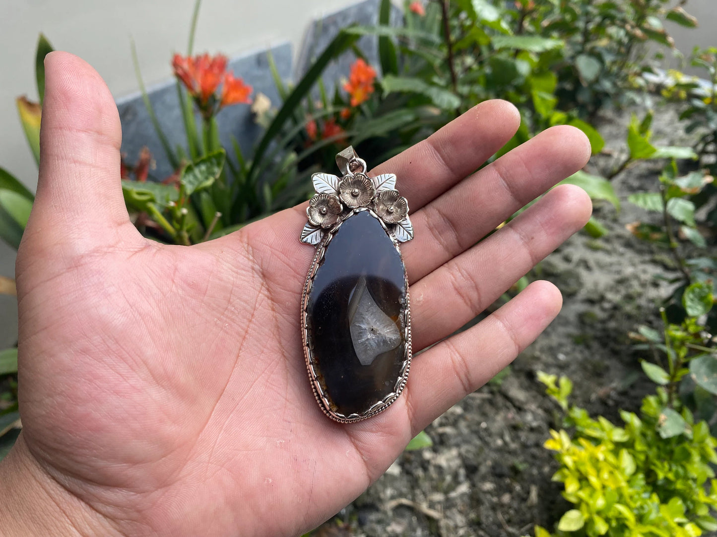 Handcrafted by Mother Nature: Agate Slice Pendant decorated with Tibetan Silver Details.