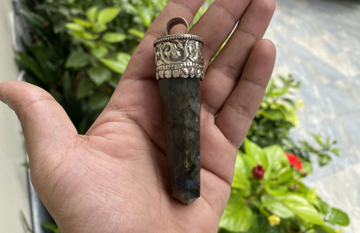 Handmade Labradorite Pendant: A Perfect Gift for Her, Artisan Crafted Labradorite Pendant, Made in Nepal, Tibetan silver hammered design.
