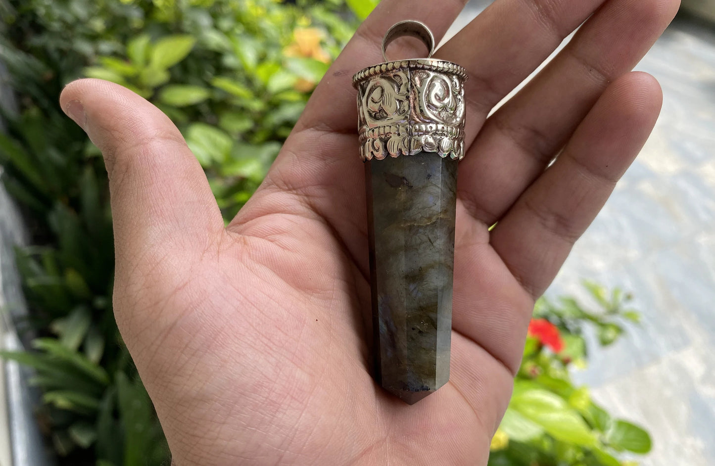 Handmade Labradorite Pendant: A Perfect Gift for Her, Artisan Crafted Labradorite Pendant, Made in Nepal, Tibetan silver hammered design.