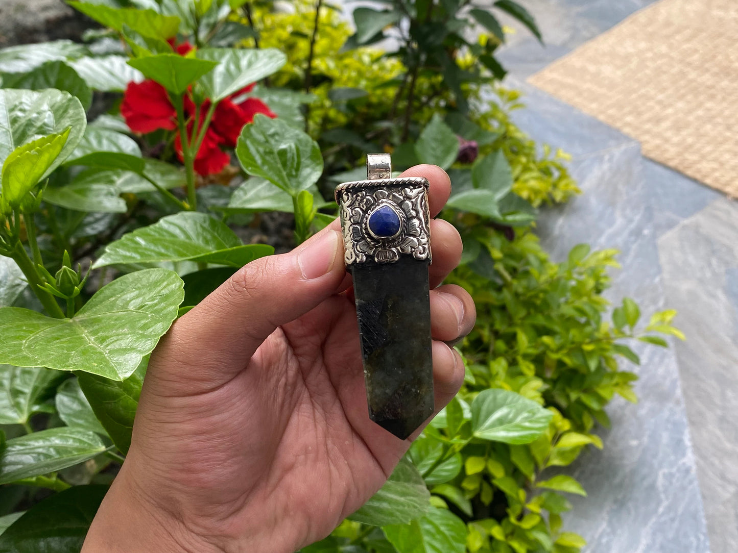 Handmade Labradorite Pendant for Daily wear, Unisex Pendant, Pointed Labradorite, Lapis Adorned Pendant, Natural Gemstone.