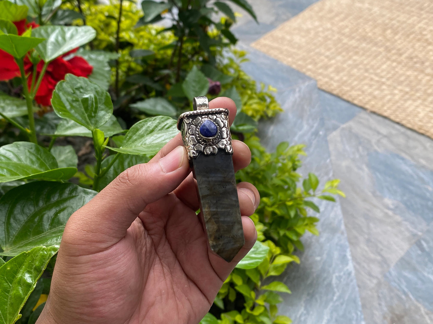 Handmade Labradorite Pendant for Daily wear, Unisex Pendant, Pointed Labradorite, Lapis Adorned Pendant, Natural Gemstone.