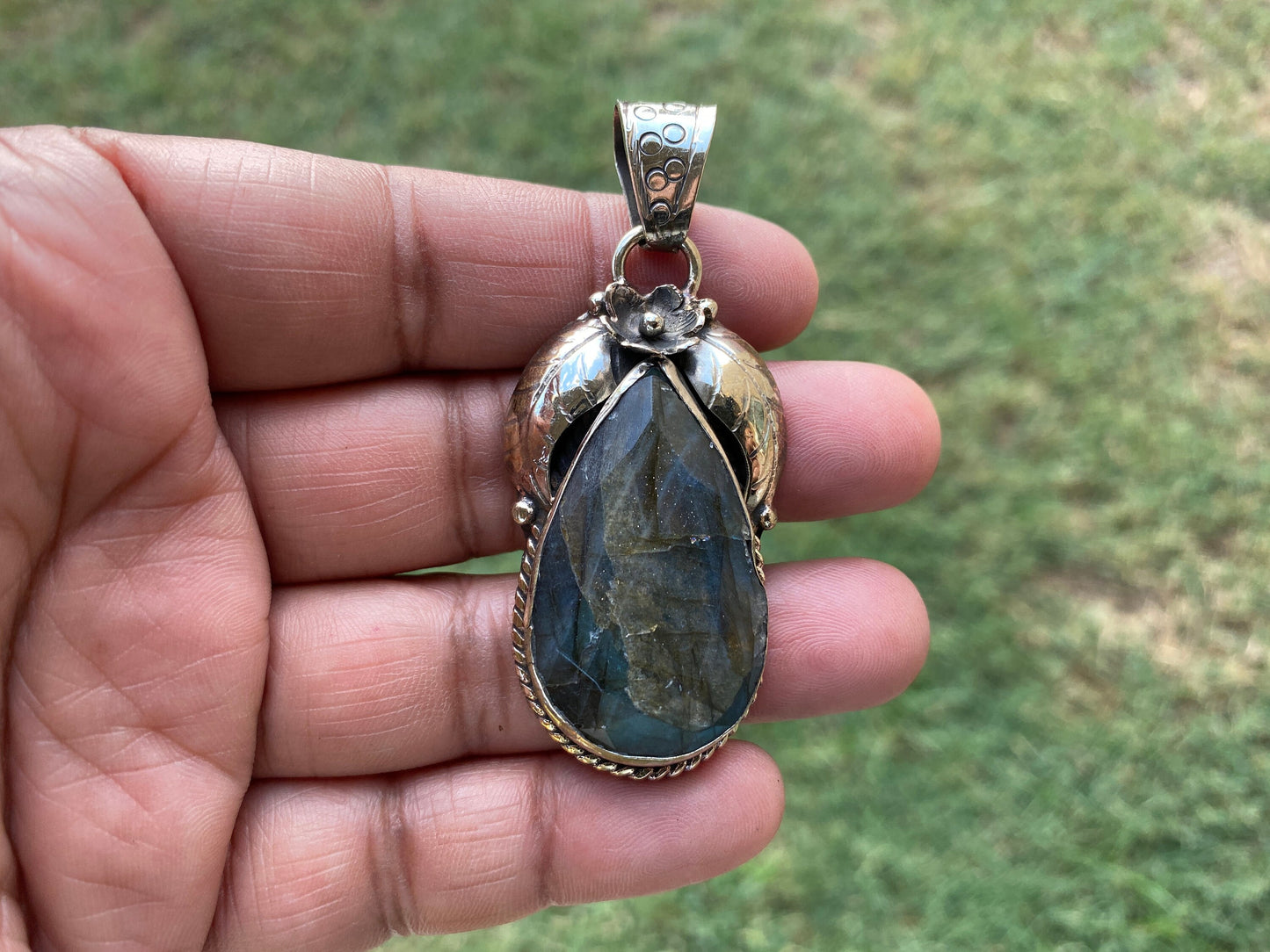 Labradorite Natural Stone Tibetan Silver Pendant, Healing Crystal, Energy Pendant for Necklace, Birthday Gift, Birthstone Jewelry,