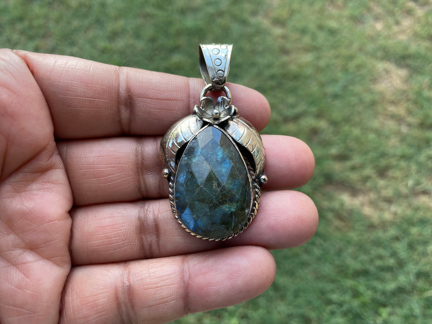 Labradorite Natural Stone Tibetan Silver Pendant, Healing Crystal, Energy Pendant for Necklace, Birthday Gift, Birthstone Jewelry,