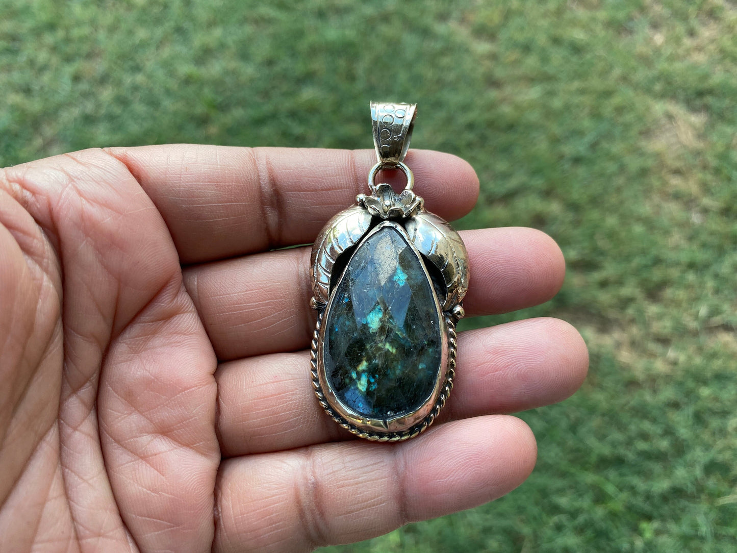 Labradorite Natural Stone Tibetan Silver Pendant, Healing Crystal, Energy Pendant for Necklace, Birthday Gift, Birthstone Jewelry,