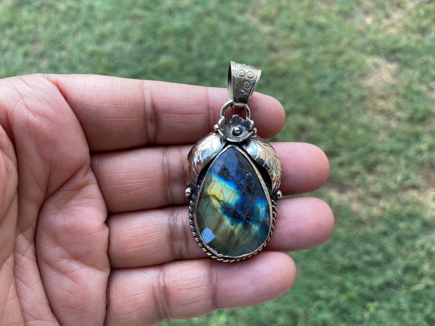 Labradorite Natural Stone Tibetan Silver Pendant, Healing Crystal, Energy Pendant for Necklace, Birthday Gift, Birthstone Jewelry,