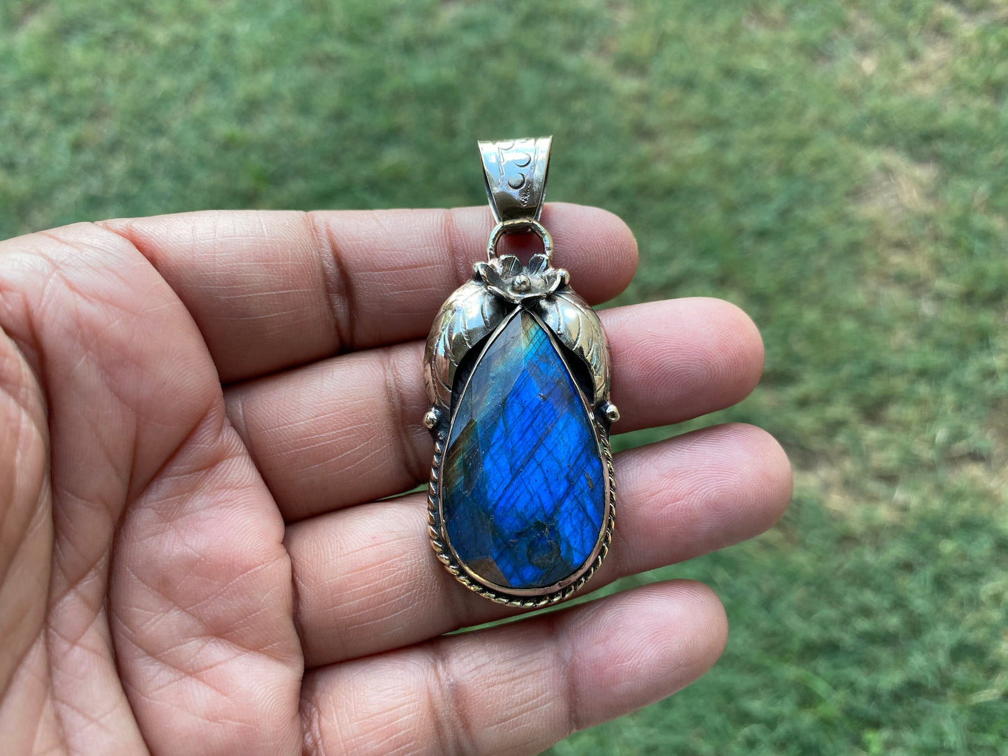 Labradorite Natural Stone Tibetan Silver Pendant, Healing Crystal, Energy Pendant for Necklace, Birthday Gift, Birthstone Jewelry,
