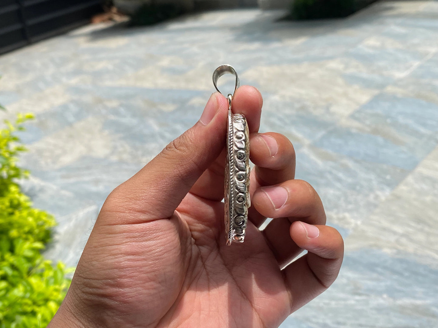 Indian Chief Head Carved on Buffalo Bone, Unique Bone Pendant, Tibetan Silver Pendant, Boho fashion, Unisex pendant for daily wear.