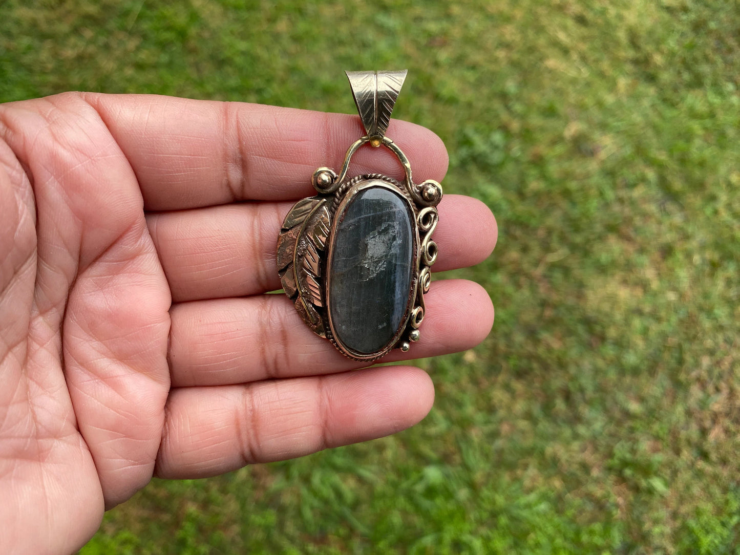 Labradorite Natural Stone Tibetan Silver Pendant, Tribal Design Jewelry, Tibetan Jewelry, Crystal Pendant, Birthstone Pendant