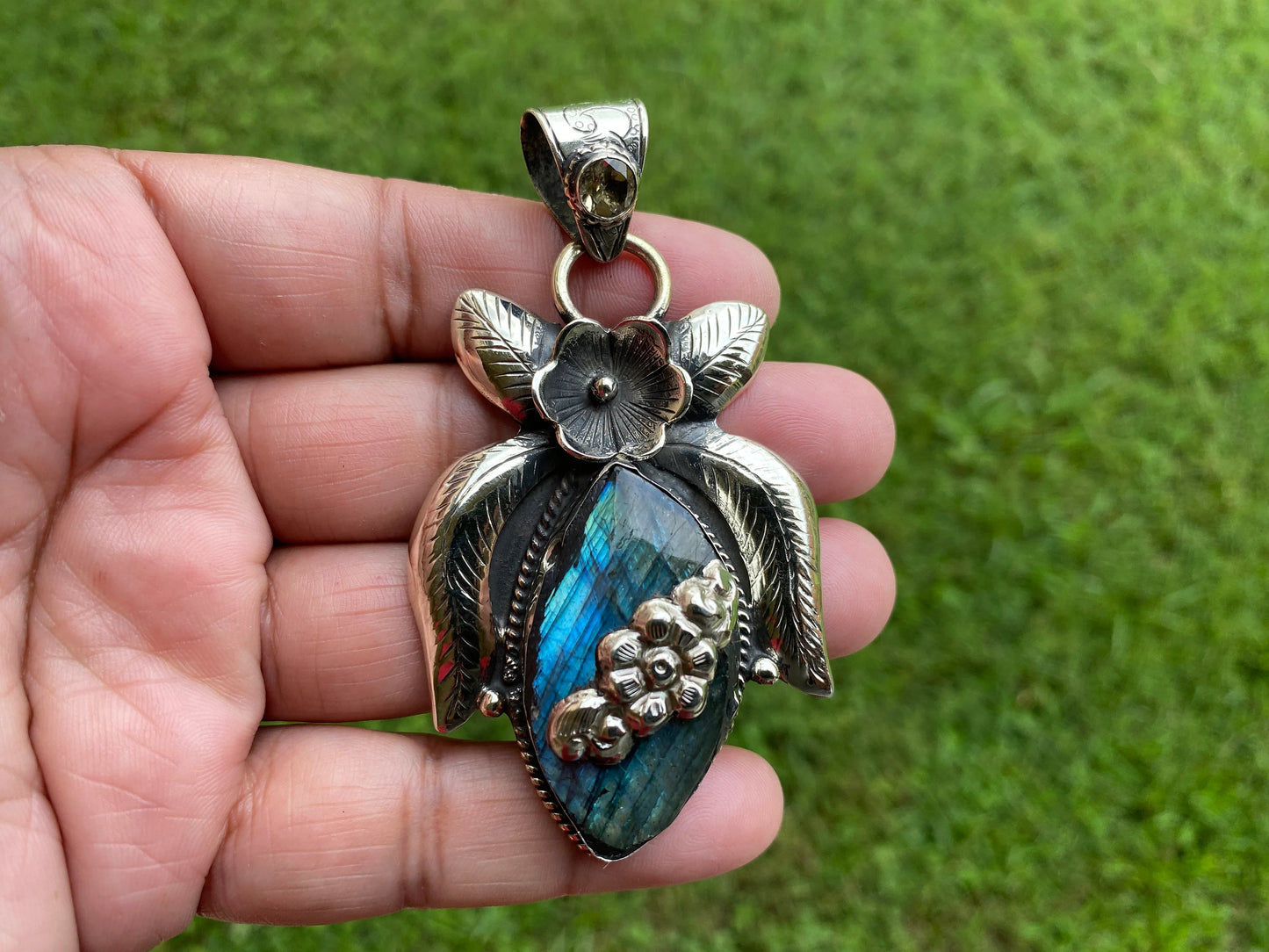 Labradorite Natural Stone Tibetan Silver Pendant, Citrine Gemstone, Tibetan Jewelry, Women's Jewelry, Birthstone, Flower Designs, Bohemian