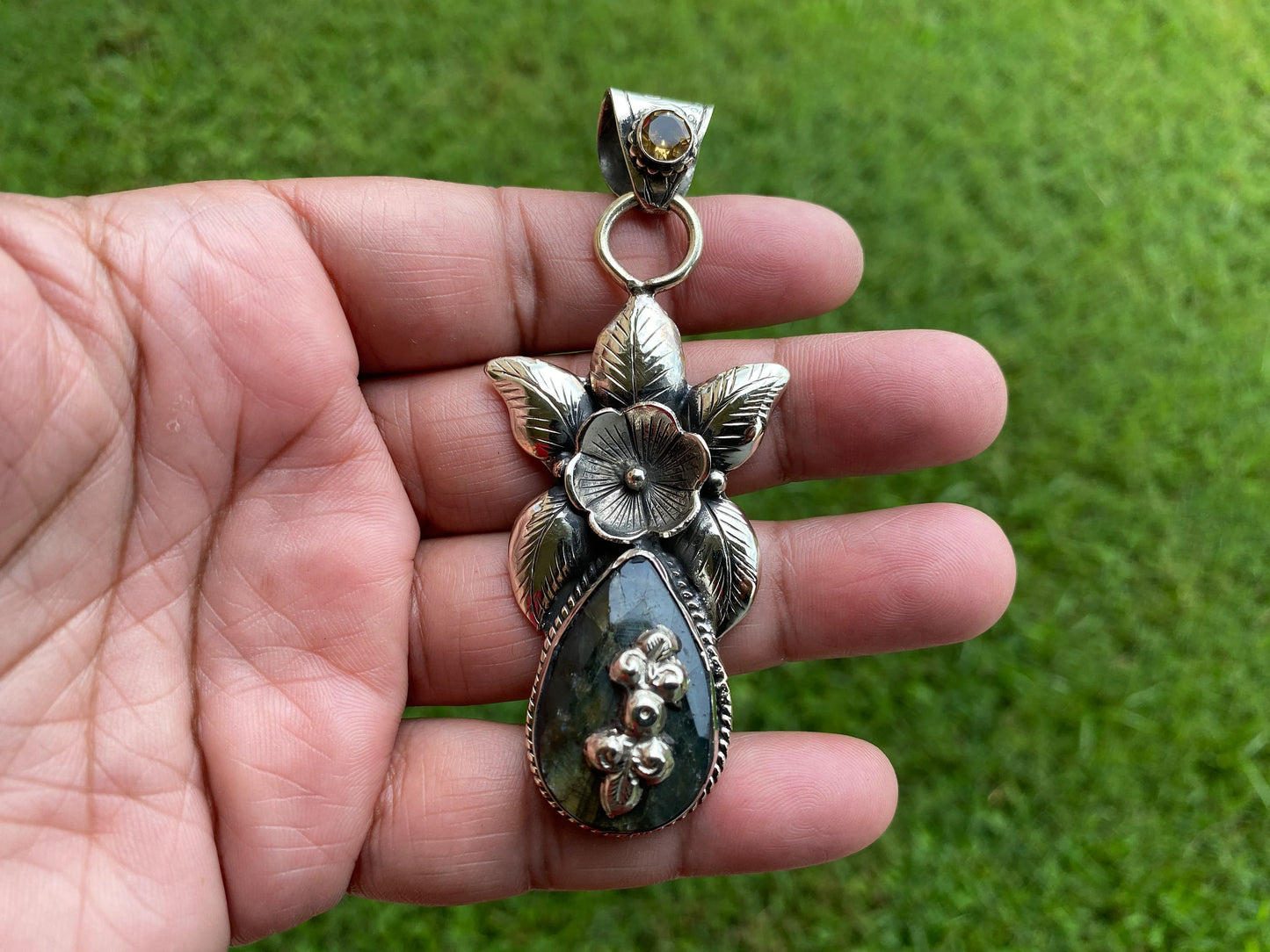 Labradorite Natural Stone Tibetan Silver Pendant, Citrine Gemstone, Tibetan Jewelry, Women's Jewelry, Birthstone, Flower Designs, Bohemian