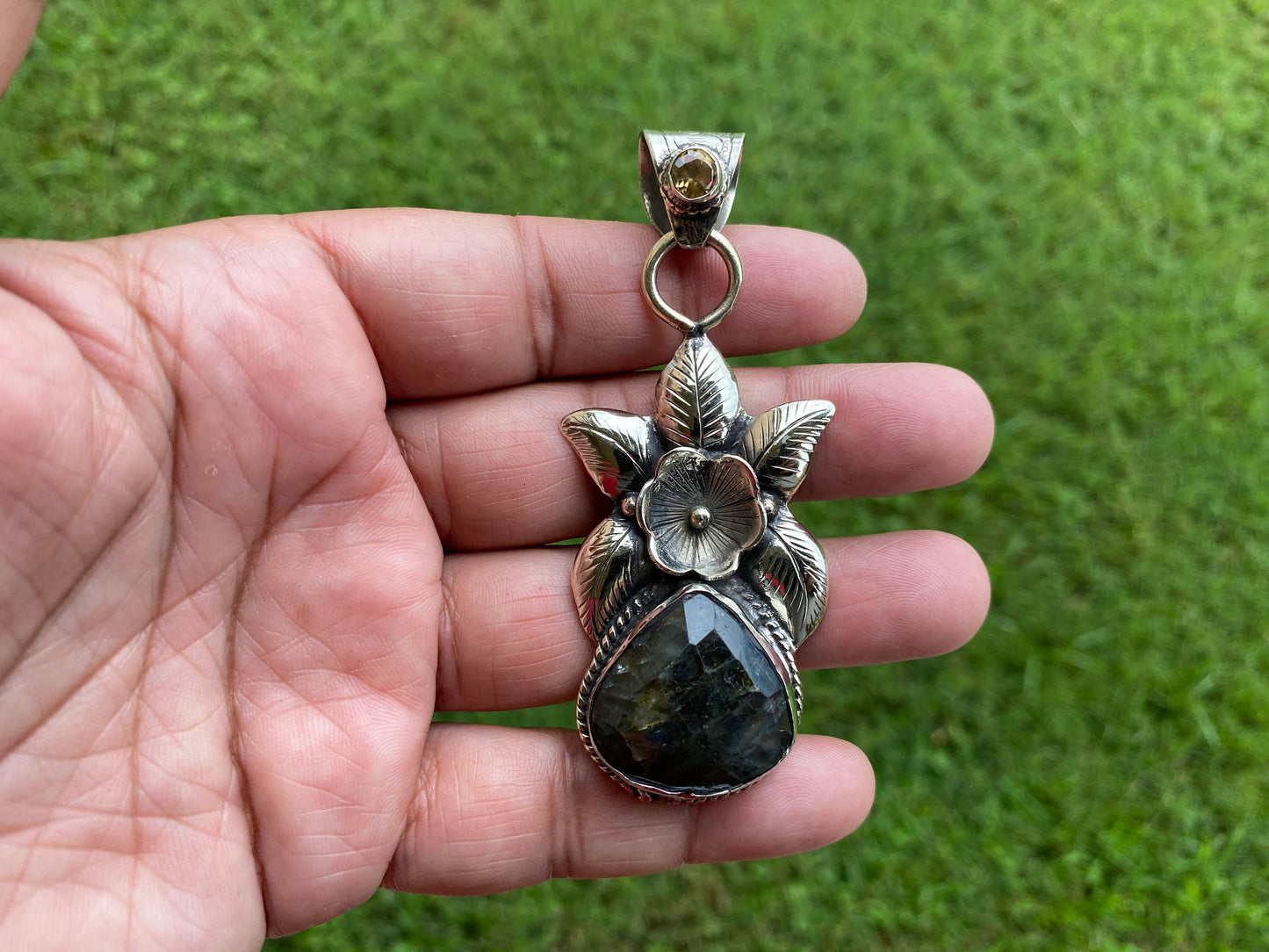 Labradorite Natural Stone Tibetan Silver Pendant, Citrine Gemstone, Tibetan Jewelry, Women's Jewelry, Birthstone, Flower Designs, Bohemian