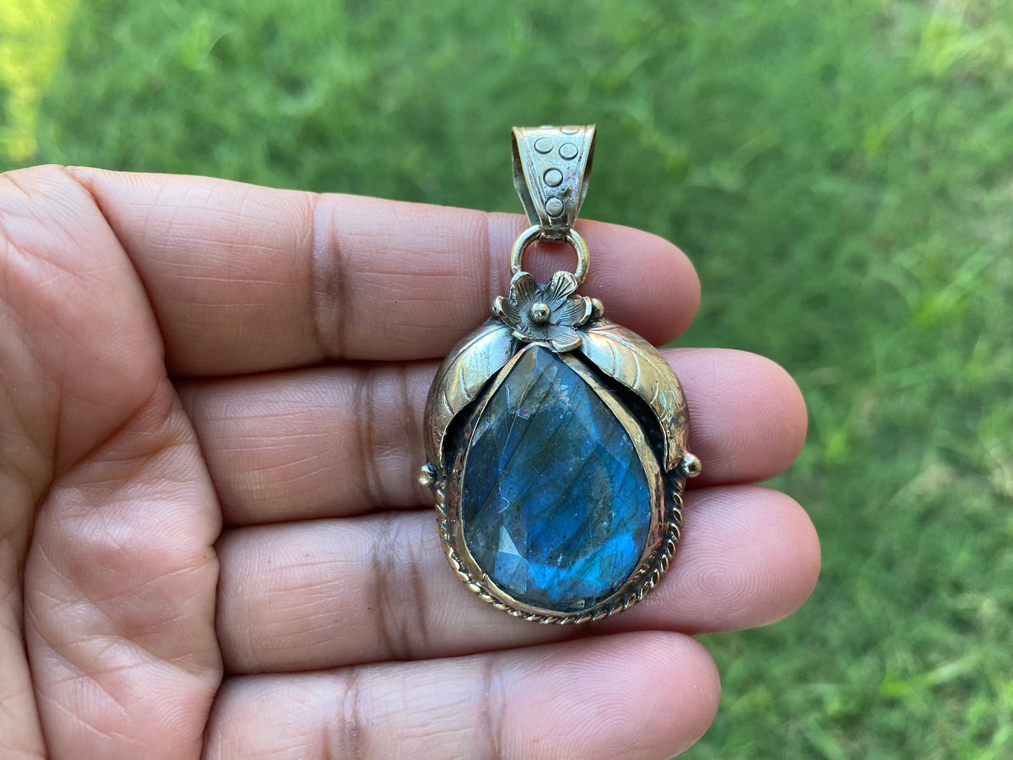 Labradorite Natural Stone Tibetan Silver Pendant, Healing Crystal, Energy Pendant for Necklace, Birthday Gift, Birthstone Jewelry,