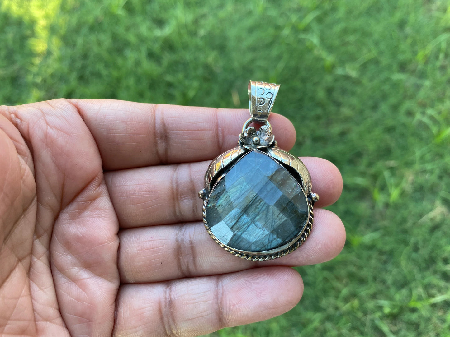 Labradorite Natural Stone Tibetan Silver Pendant, Healing Crystal, Energy Pendant for Necklace, Birthday Gift, Birthstone Jewelry,