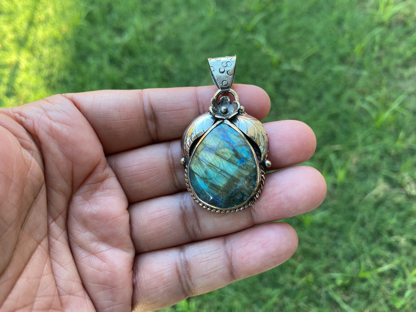 Labradorite Natural Stone Tibetan Silver Pendant, Healing Crystal, Energy Pendant for Necklace, Birthday Gift, Birthstone Jewelry,