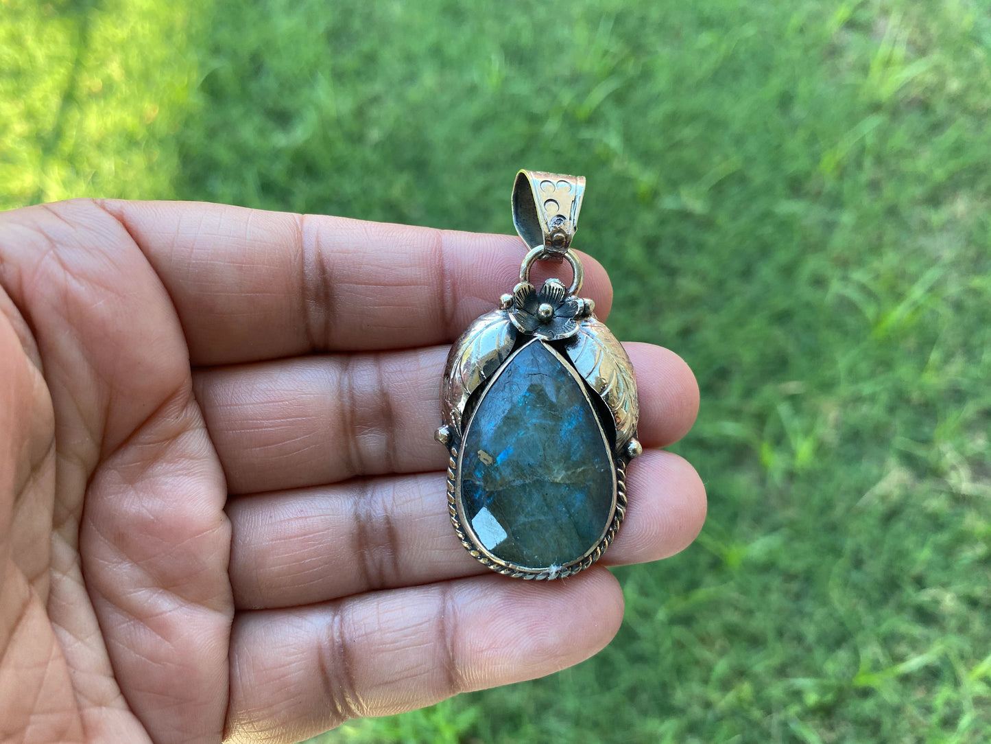 Labradorite Natural Stone Tibetan Silver Pendant, Healing Crystal, Energy Pendant for Necklace, Birthday Gift, Birthstone Jewelry,