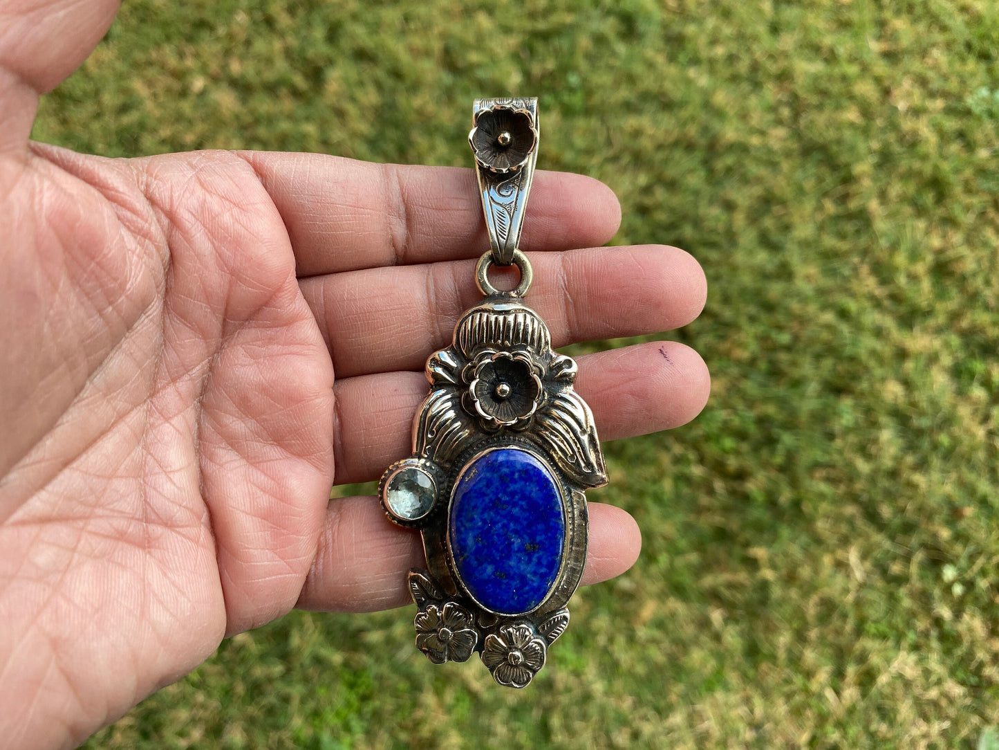 Lapis Lazuli Tibetan Silver Pendant, peridot or Aquamarine Gemstones, Ethnic Jewelry, Pendant for Necklace, Jewelry from Nepal, Birthstone